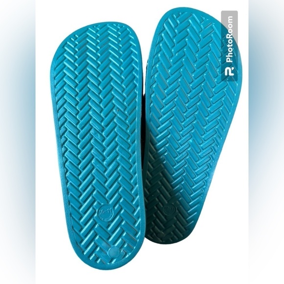 Men’s Old Navy flip flops pool beach‎ slides teal NWT size 10-11 - Picture 2 of 4